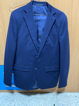 Traje de hombre azul marino