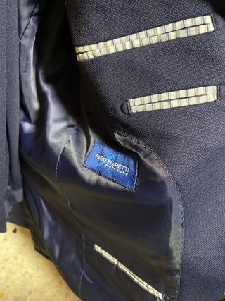 Traje de hombre azul marino