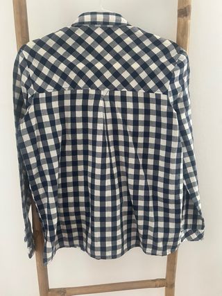 Camisa de chica. Bershka. Talla S.