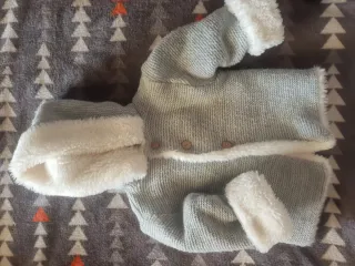 Buzo/abrigo bebé 6-9 meses