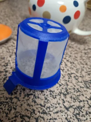 Tetera inglesa de cerámica con lunares