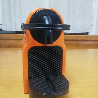 Cafetera Nespresso Delonghi.Funciona perfectamente