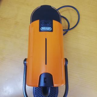 Cafetera Nespresso Delonghi.Funciona perfectamente