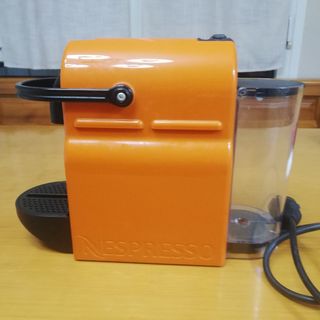 Cafetera Nespresso Delonghi.Funciona perfectamente