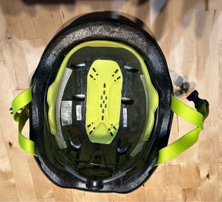 Casco BTWIN Negro y Amarillo Patines/Skate/bici