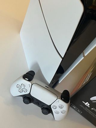 PlayStation 5 Digital Edition 1TB + Mando