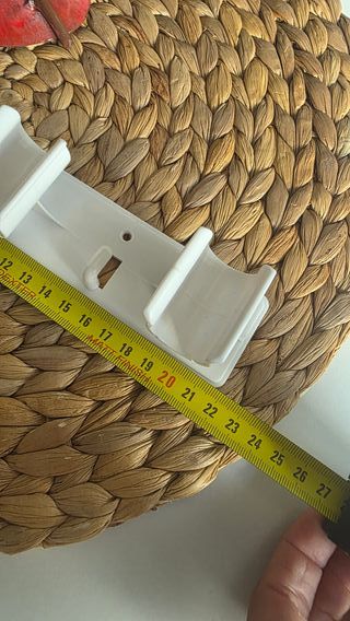 Soporte plástico para escobas/fregonas