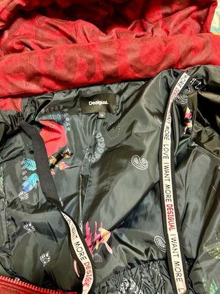 Anorak Desigual Rojo con Logo