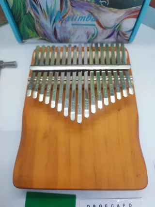 Kalimba 17 Tasti giallo "pianoforte da pollice"