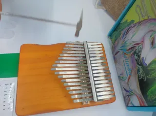 Kalimba 17 Tasti giallo "pianoforte da pollice"