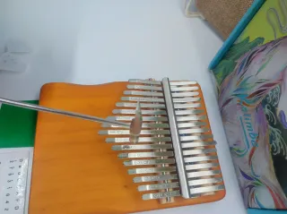 Kalimba 17 Tasti giallo "pianoforte da pollice"