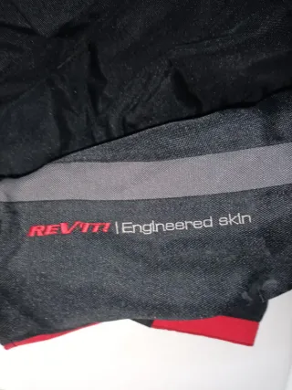Nueva!.Chaqueta Motorista Revit XL Negra/Roja  Neg