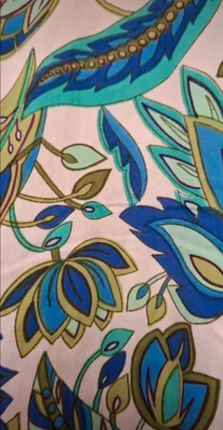 Vestido estampado floral azul y verde