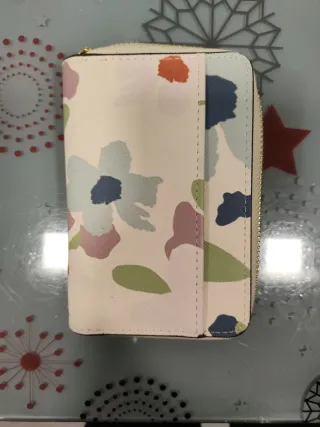 Cartera mujer diseño abstracto. A estrenar.