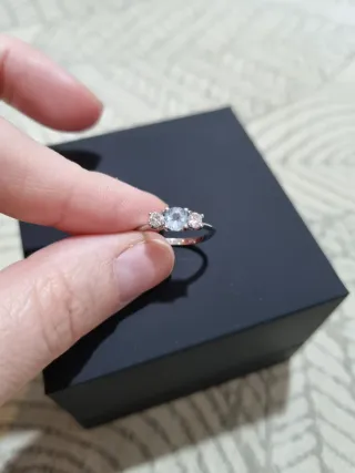 Anillo Oro Blanco con aguamarina y diamantes