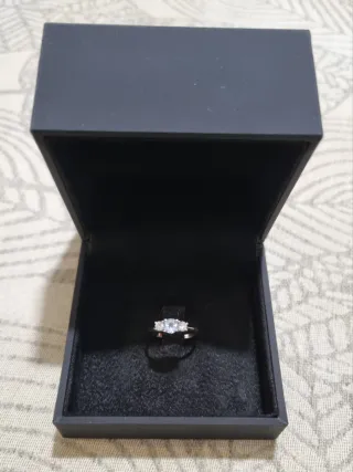 Anillo Oro Blanco con aguamarina y diamantes