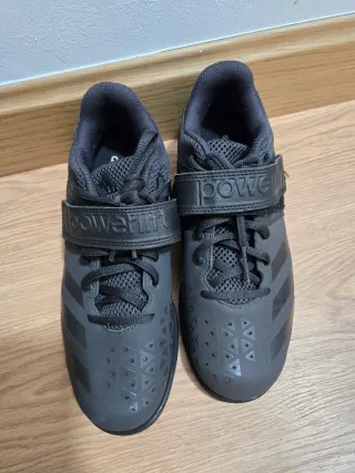 Zapatillas Adidas Powerlift Halterofilia Grises