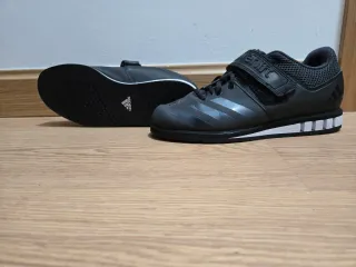 Zapatillas Adidas Powerlift Halterofilia Grises