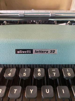 Máquina de Escribir Olivetti Lettera 32