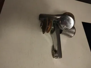 Juego 2 grifos lavabo metal