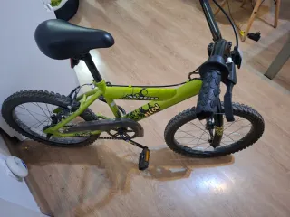 Bicicleta infantil verde