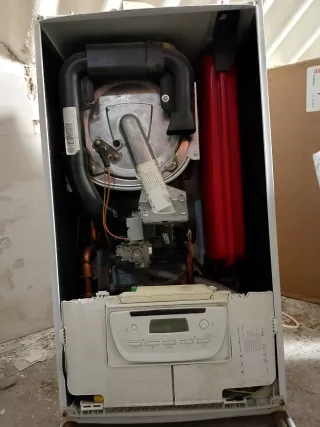 Caldera Saunier Duval Therma Condens 25 y 4 radiad