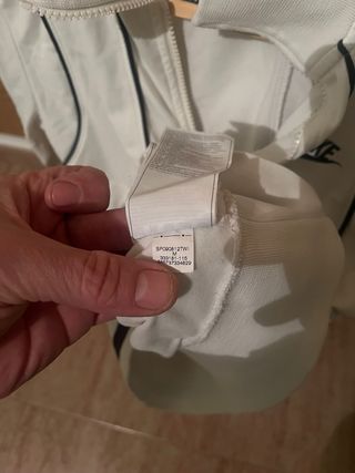 Chaqueta deportiva Nike mujer blanca