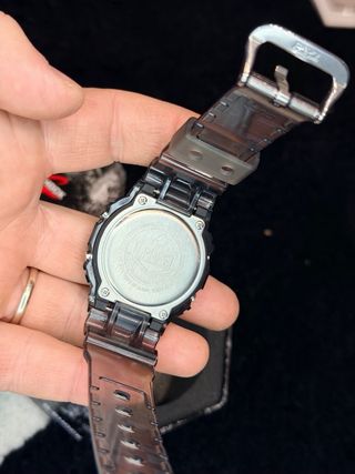 Casio G-Shock DW-5600NN Edición Limitada