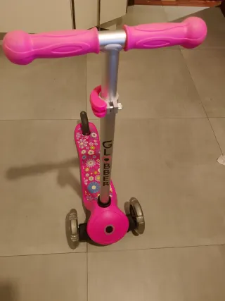 Patín 3 Ruedas Globber Flores Rosa