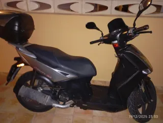 Scooter 125 muy pocos kilómetros