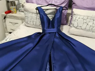 Vestido de fiesta azul precioso