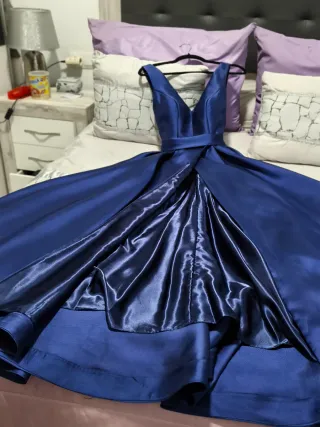 Vestido de fiesta azul precioso
