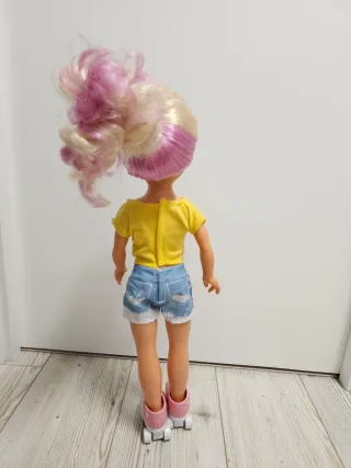 Muñeca Nancy Patines