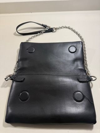 Bolso negro Brownie con cadena