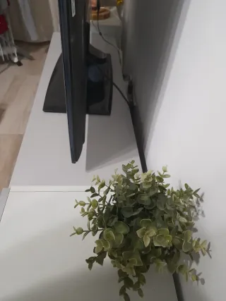 Mueble TV moderno gris y cristal