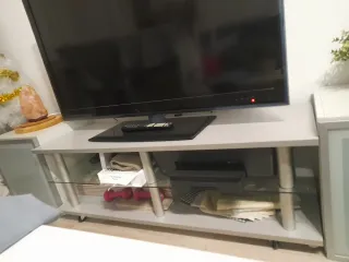 Mueble TV moderno gris y cristal