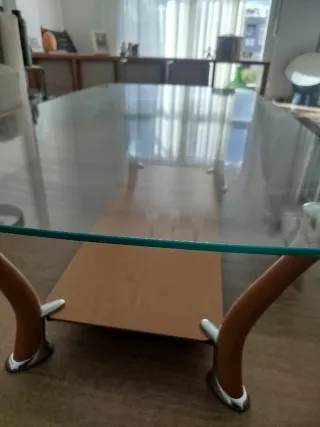 Mesa de comedor cristal y madera clara