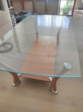 Mesa de comedor cristal y madera clara