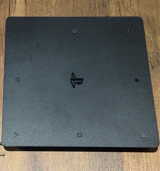 PS4 PlayStation 4 slim 1Tb con 2 juegos