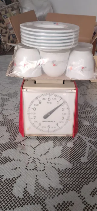 6 Platos y tazas de Porcelana para Café.