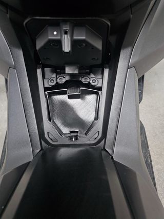 Caja bajo asiento Honda ADV 350