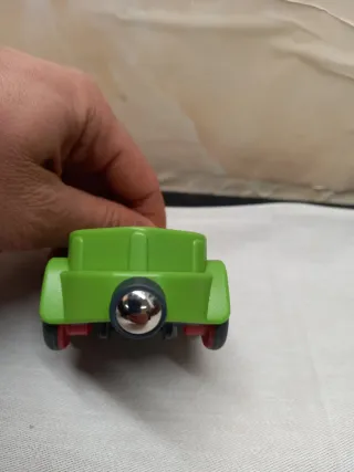 Trattore giocattolo con rimorchio