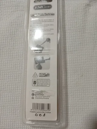 Herramientas: Pelacables, Alicates cortante y Prob