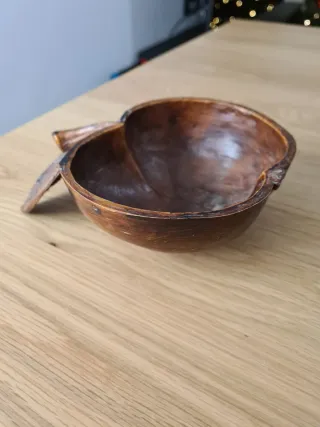 Porta oggetti in legno a forma di mela