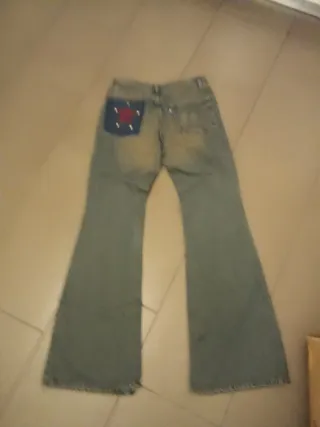 Jeans a zampa taglia S