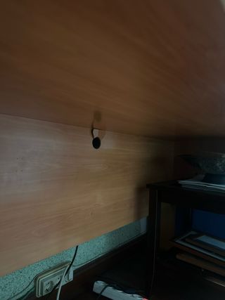 Escritorio de madera color roble