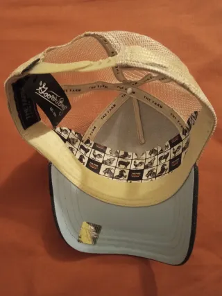 Gorra Goorin Bros Negra con Parche de Cabra