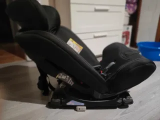 Silla grupo de 0 a 3.dispone de Isofix. Marca play