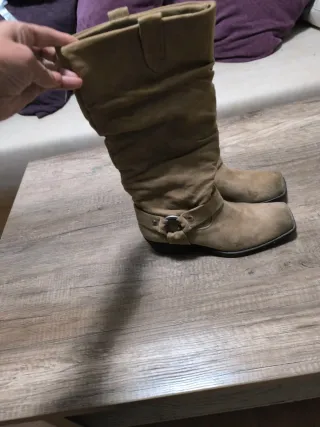 Botas altas beige ante talla 39