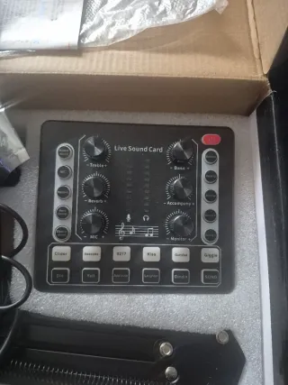 Kit Profesional Podcast Micrófono y Tarjeta Sonido